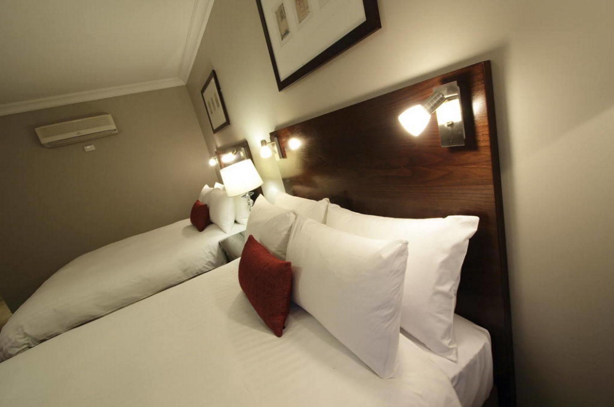 וואגה וואגה Carlyle Suites & Apartments מראה חיצוני תמונה